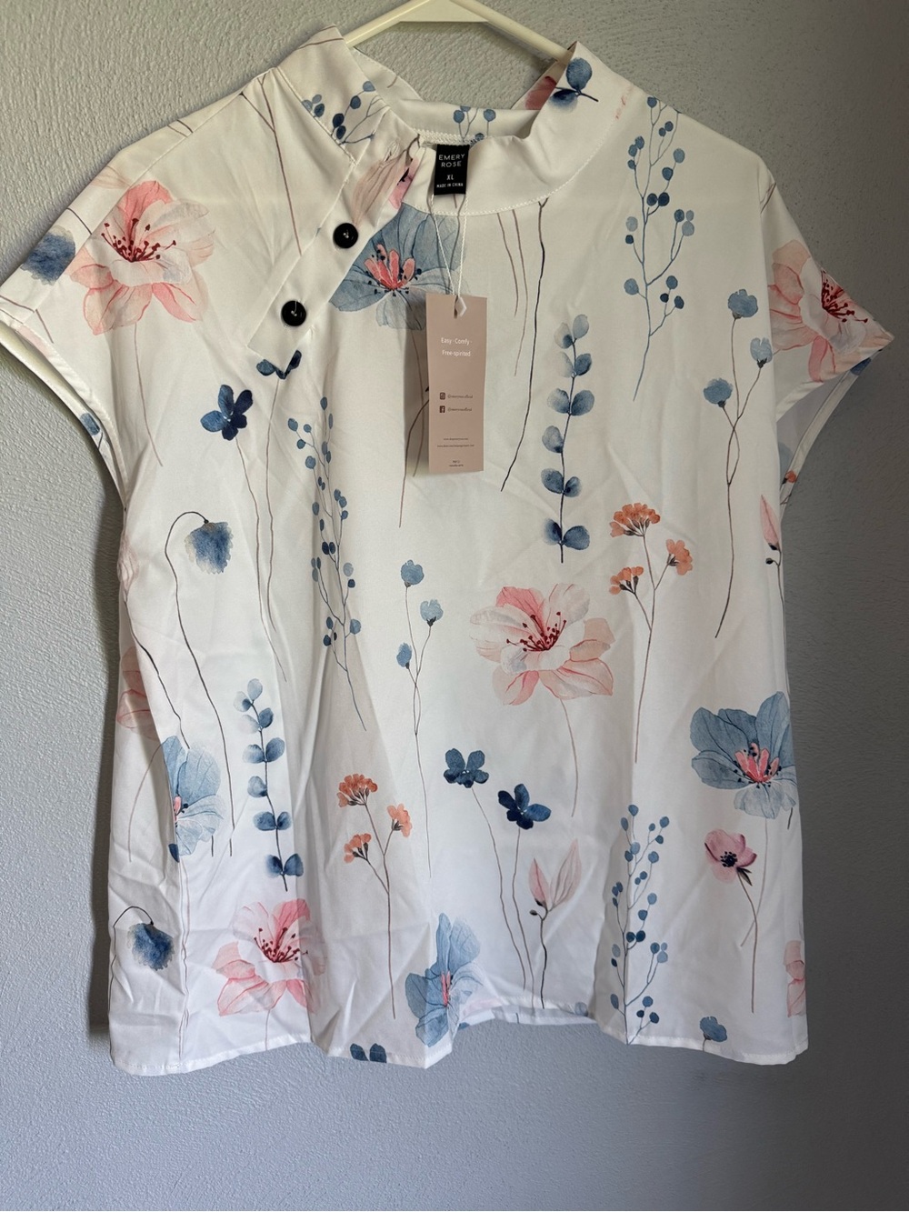 Emery Rose White Floral Cap-Sleeve Blouse with Pink and Blue Blossoms